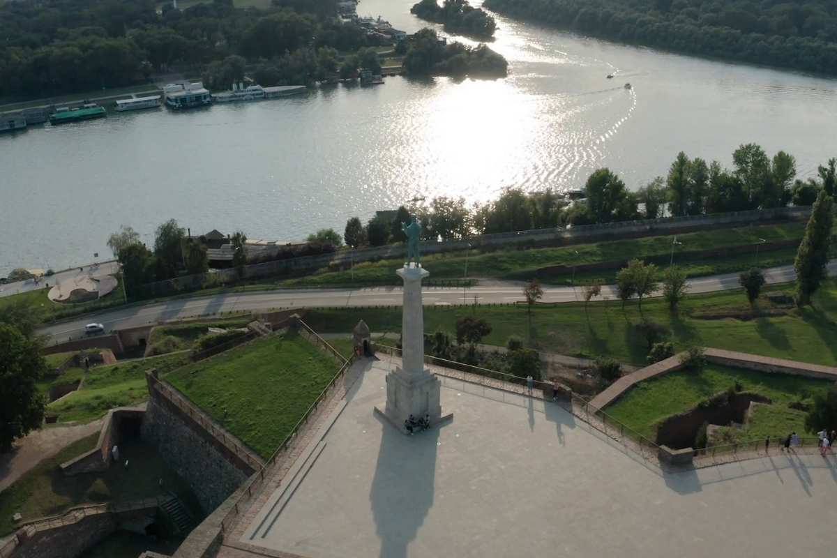 prikaz kalemegdana u beogradu iz drona